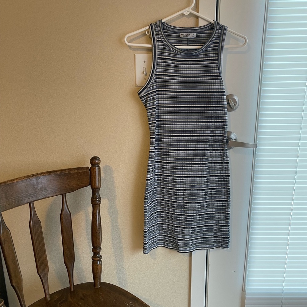 Stripped dress. Barely worn, size: M